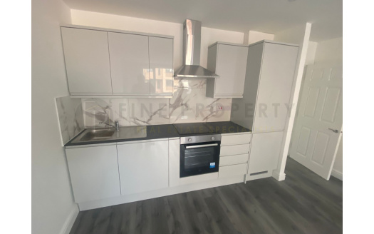 One bedroom Flat in High Street, TW3 1RB
