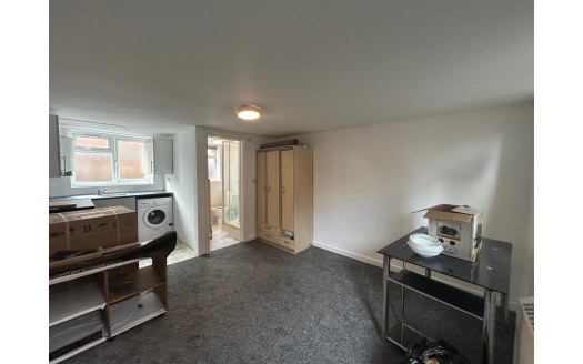 Pine Tree Close, HOUNSLOW, TW5